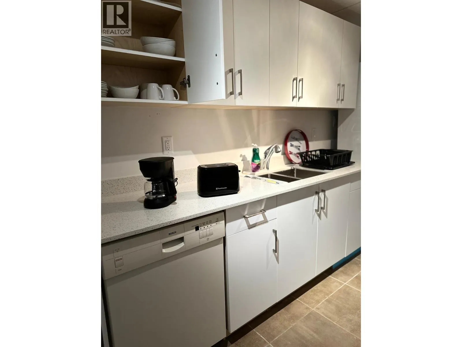 Garden level 5173 REDONDA DR