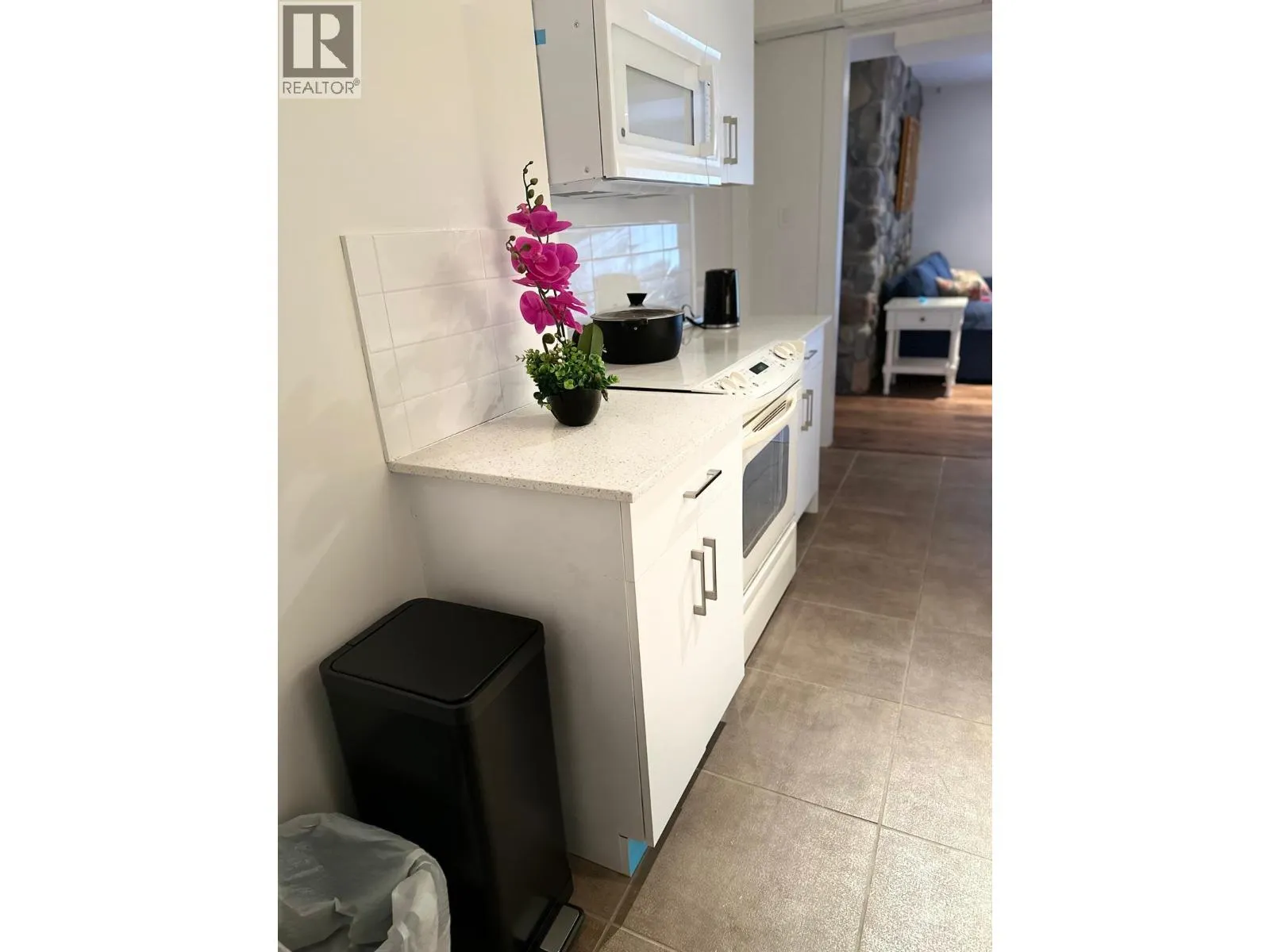 Garden level 5173 REDONDA DR