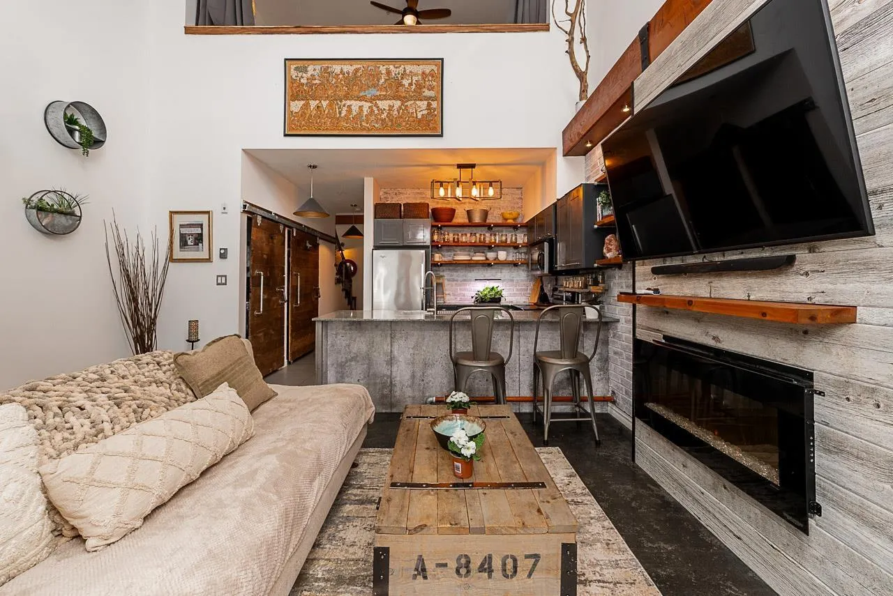 407 13733 107A AVENUE