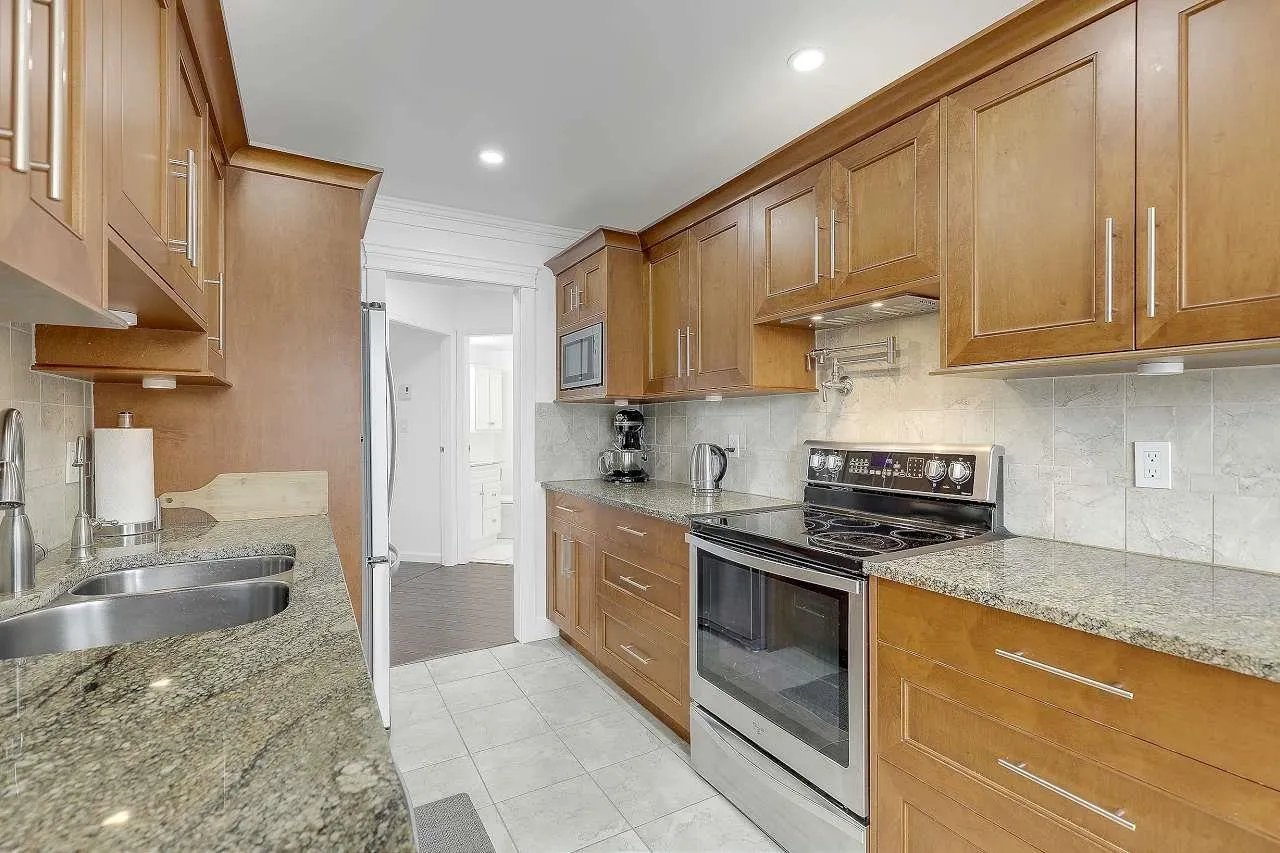 201 5450 208 STREET