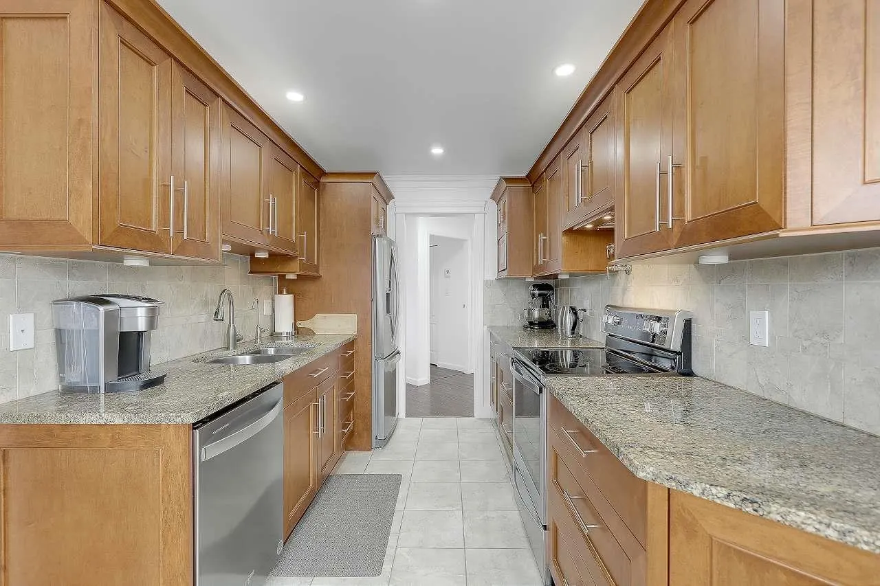 201 5450 208 STREET