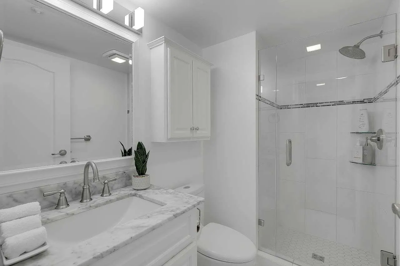 201 5450 208 STREET
