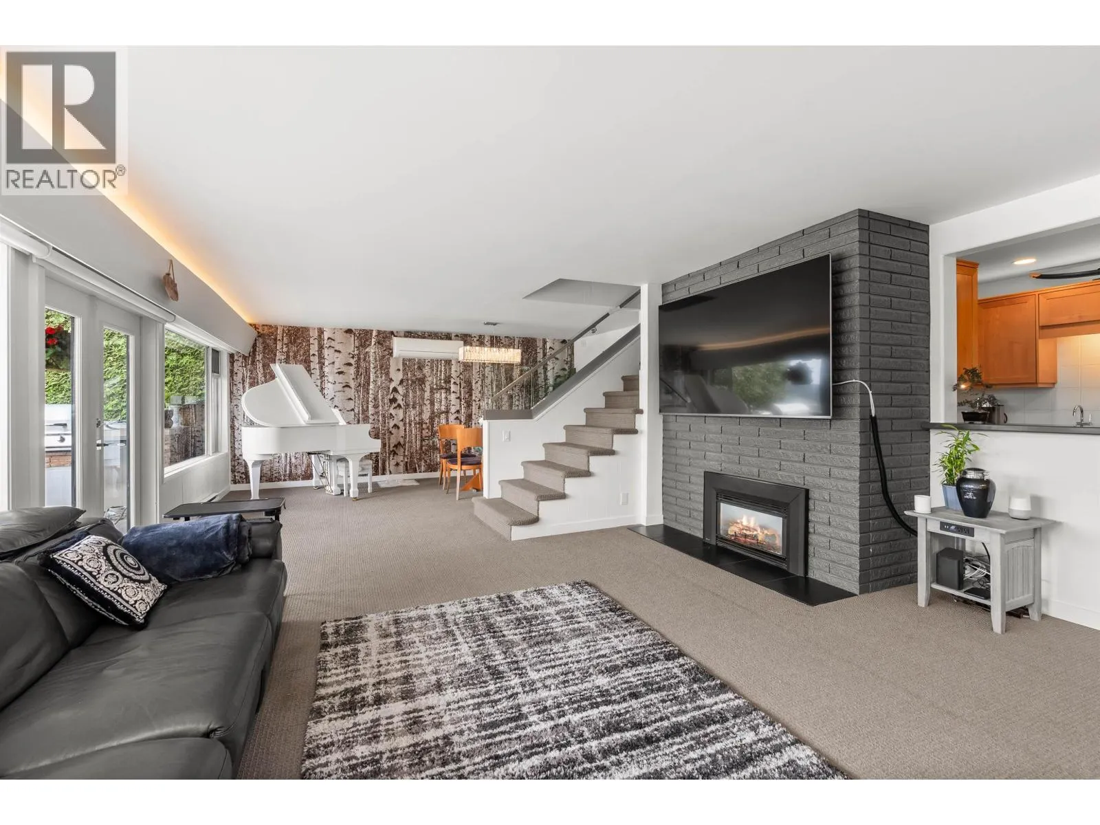 1188 ALDERSIDE ROAD