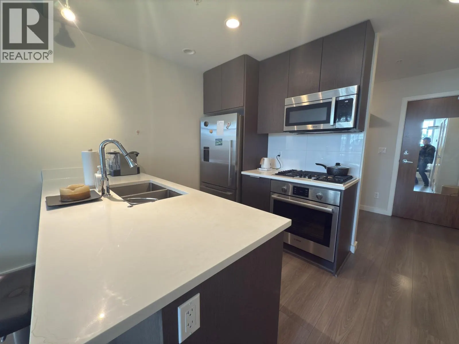 707 8628 HAZELBRIDGE WAY