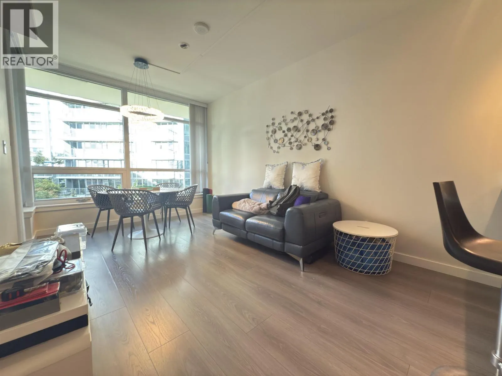707 8628 HAZELBRIDGE WAY
