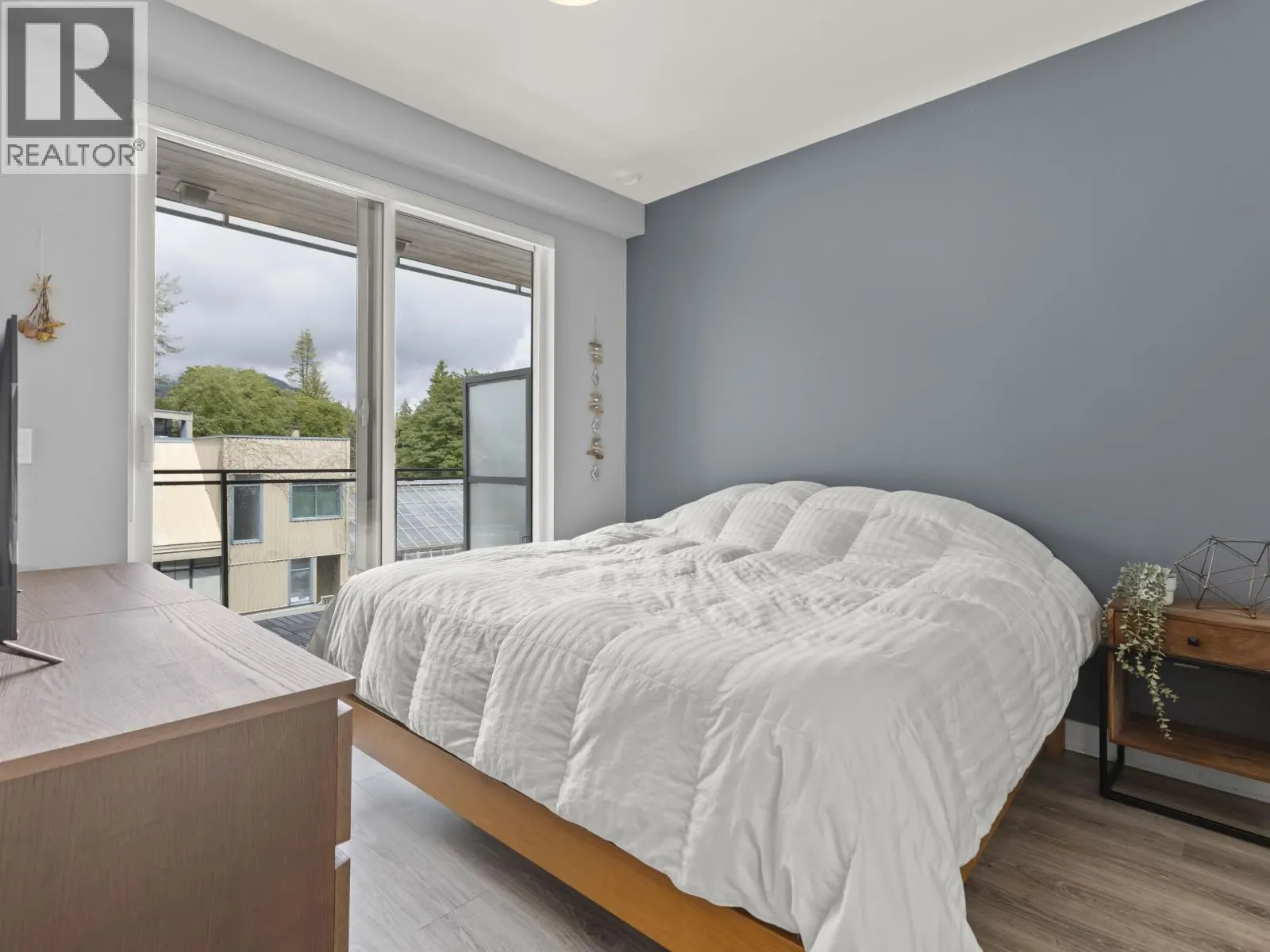 303 1327 DRAYCOTT ROAD