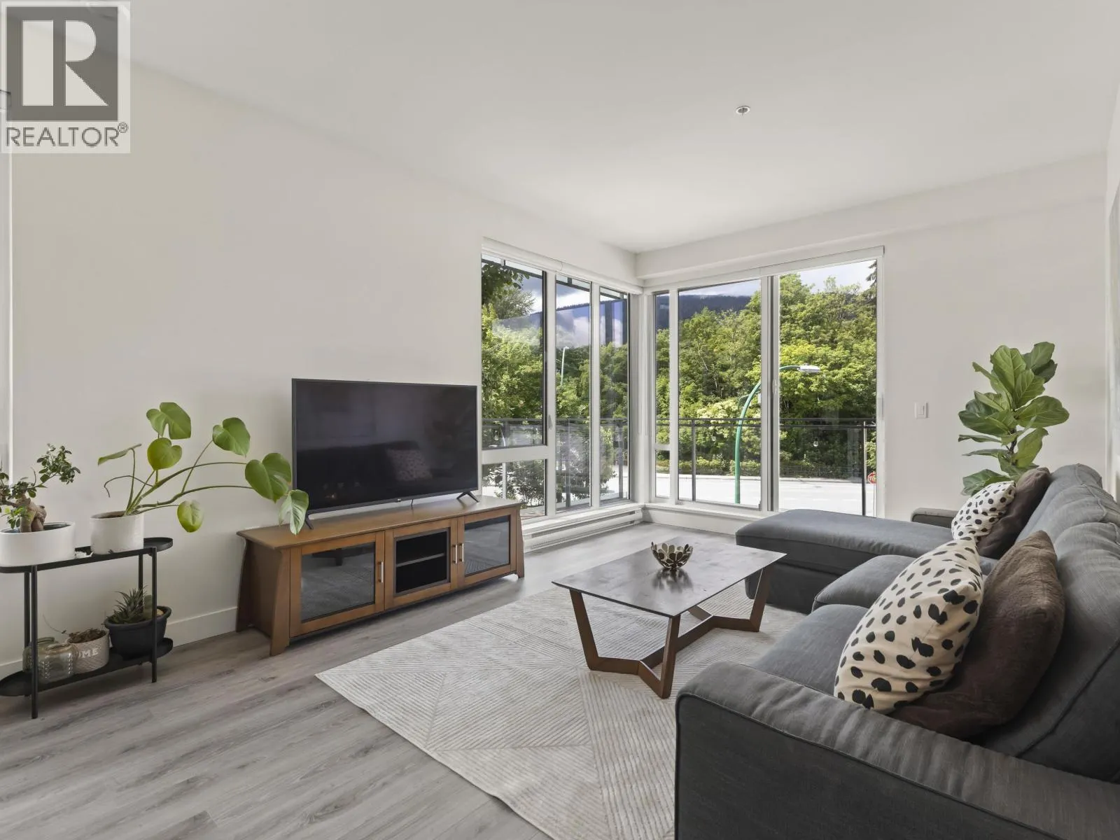 303 1327 DRAYCOTT ROAD
