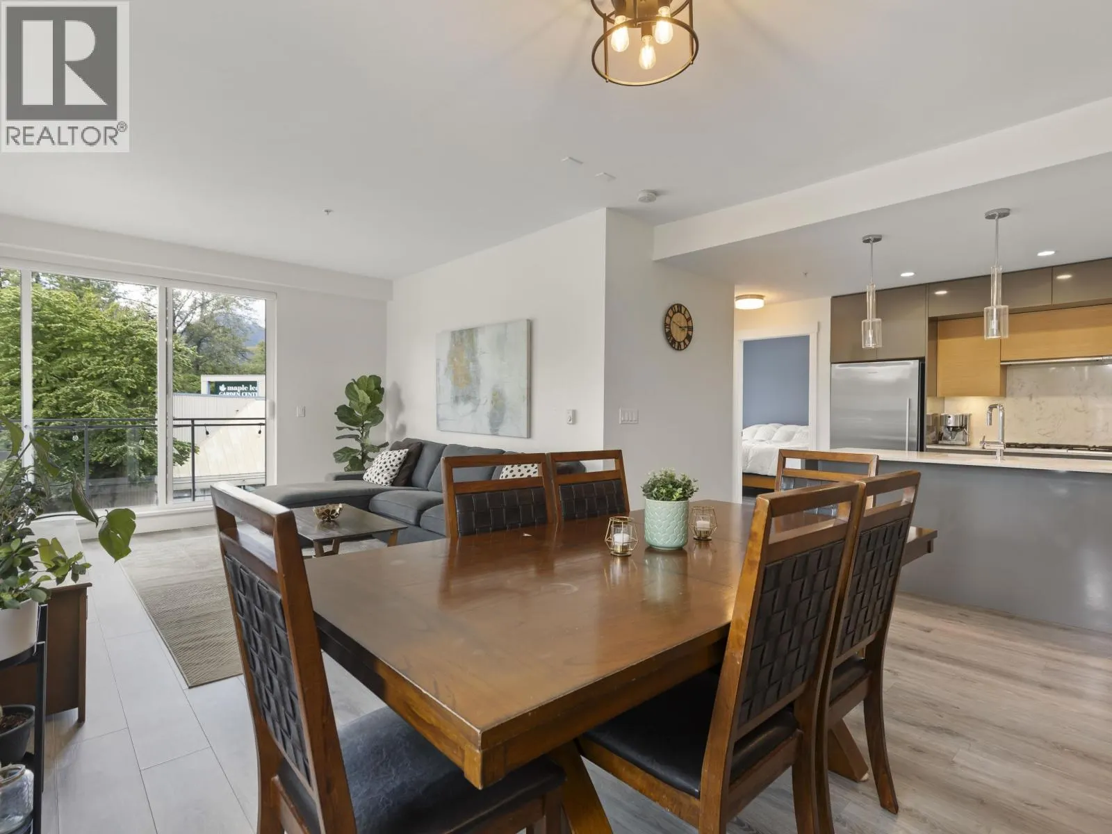 303 1327 DRAYCOTT ROAD