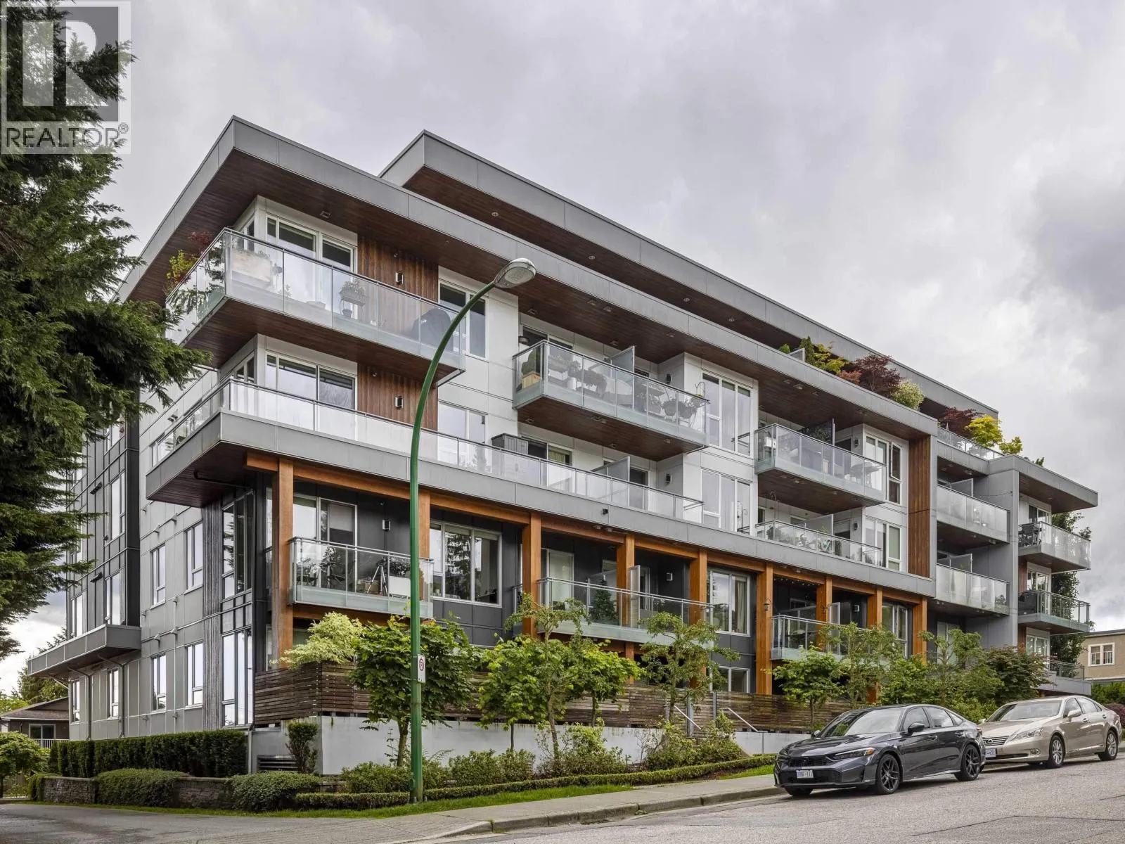303 1327 DRAYCOTT ROAD