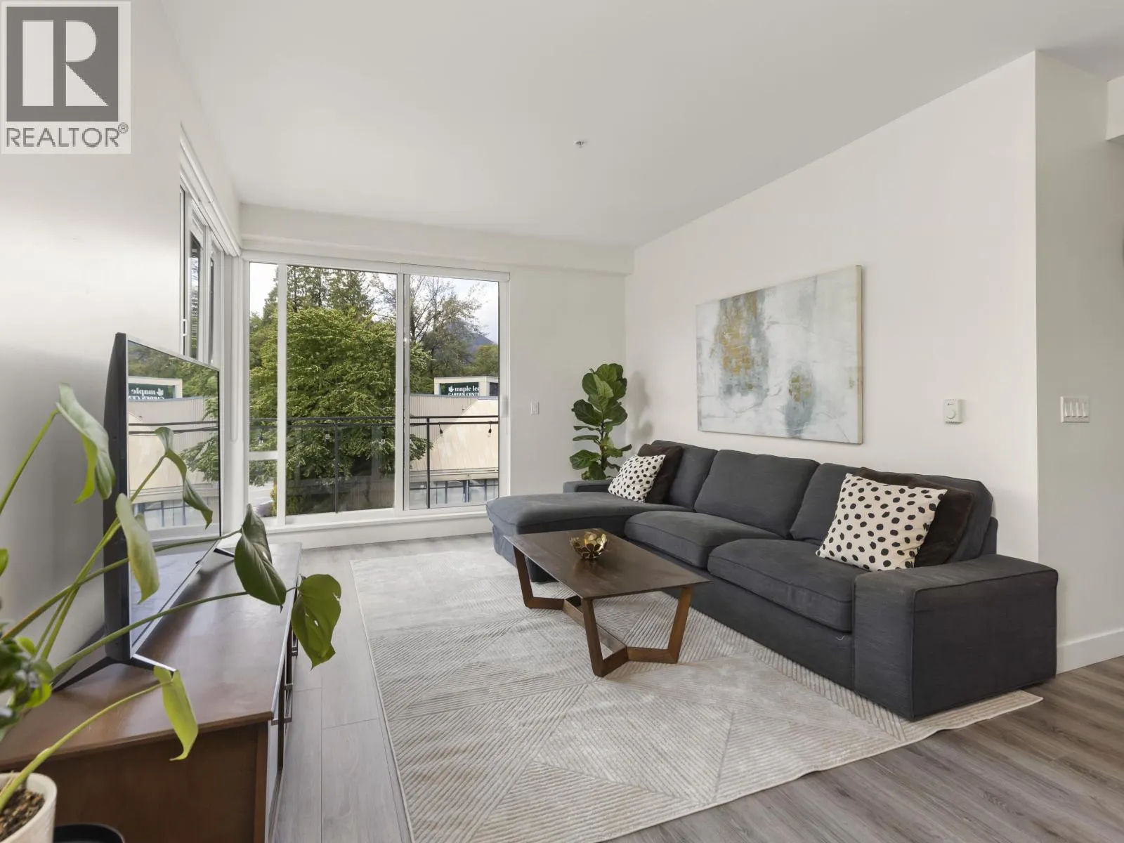 303 1327 DRAYCOTT ROAD