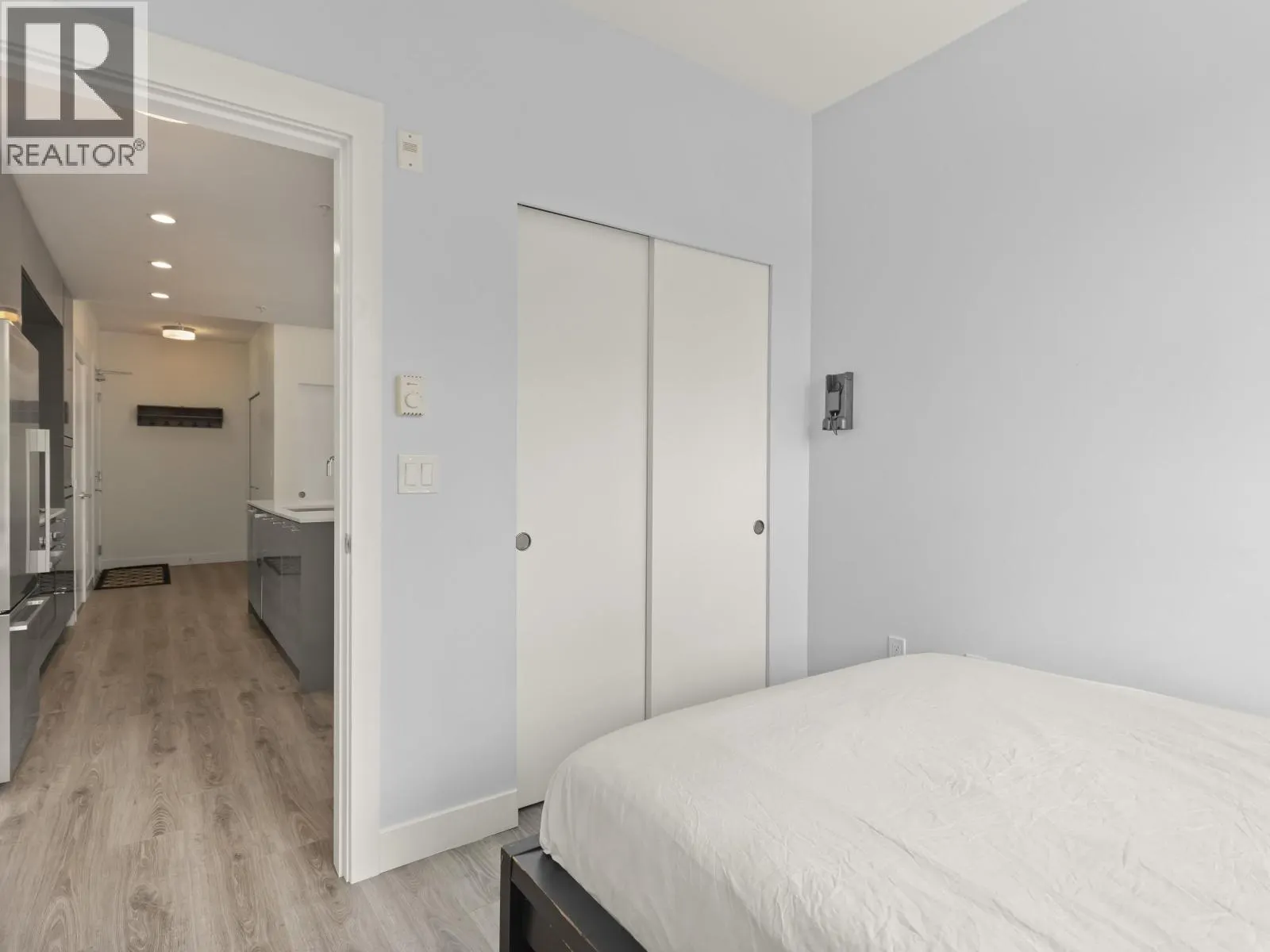 303 1327 DRAYCOTT ROAD