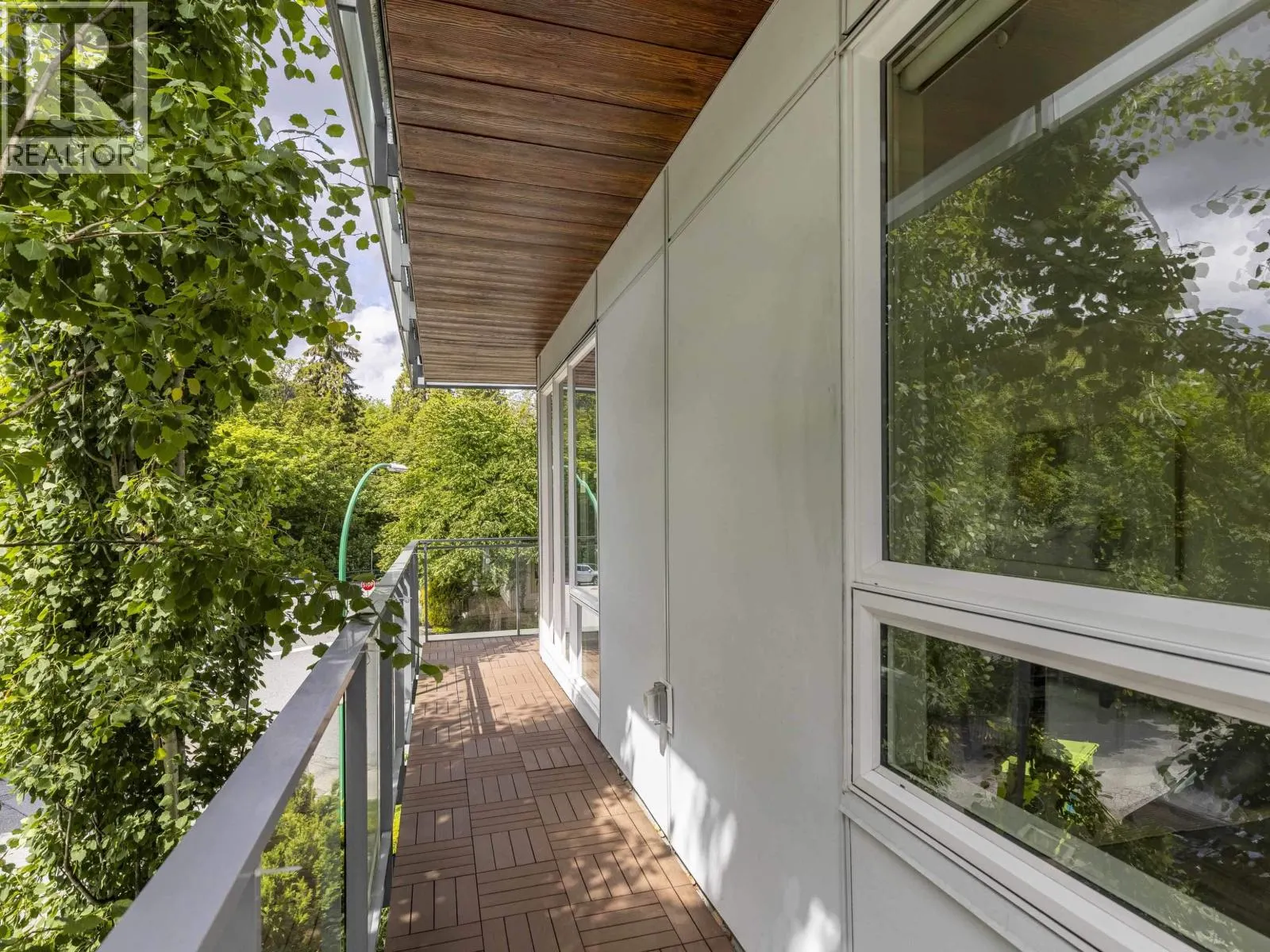 303 1327 DRAYCOTT ROAD
