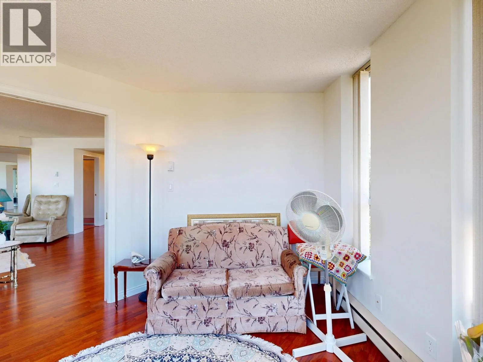 1005 995 ROCHE POINT DRIVE