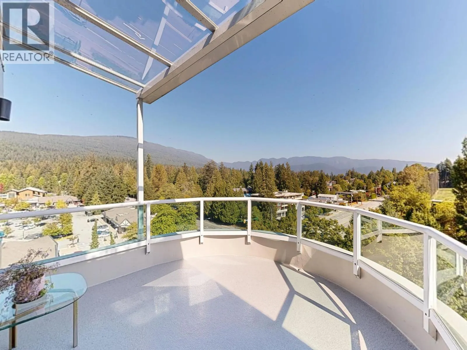 1005 995 ROCHE POINT DRIVE