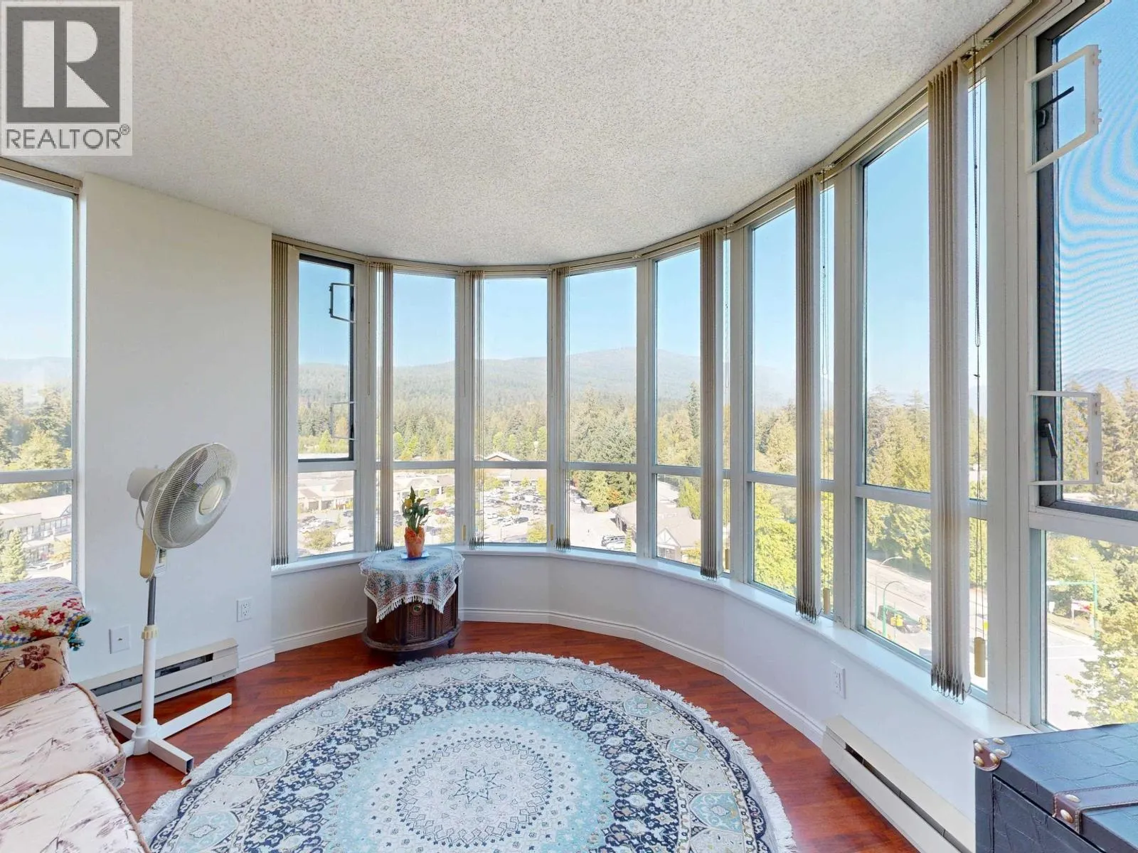 1005 995 ROCHE POINT DRIVE