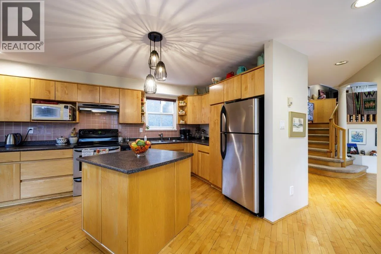 26 N STRATFORD AVENUE