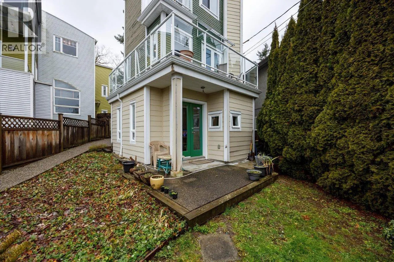 26 N STRATFORD AVENUE
