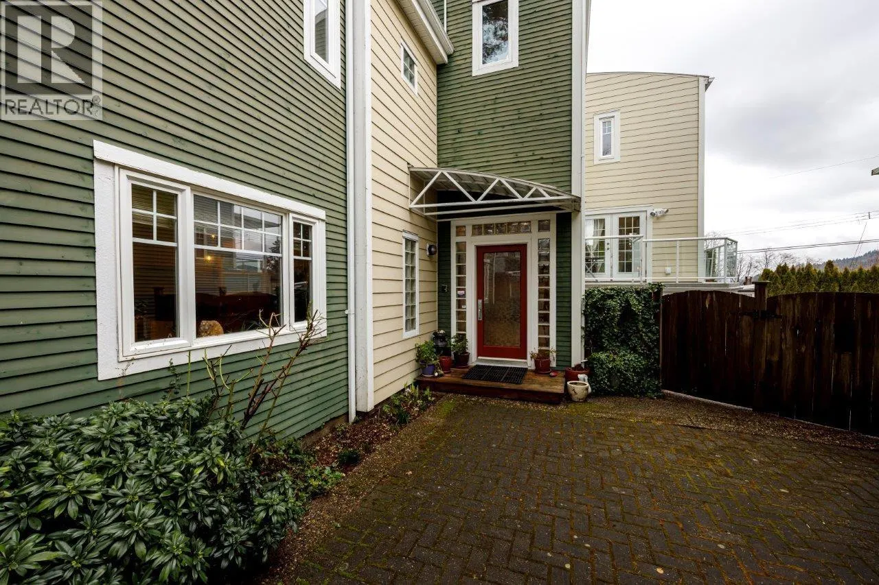 26 N STRATFORD AVENUE
