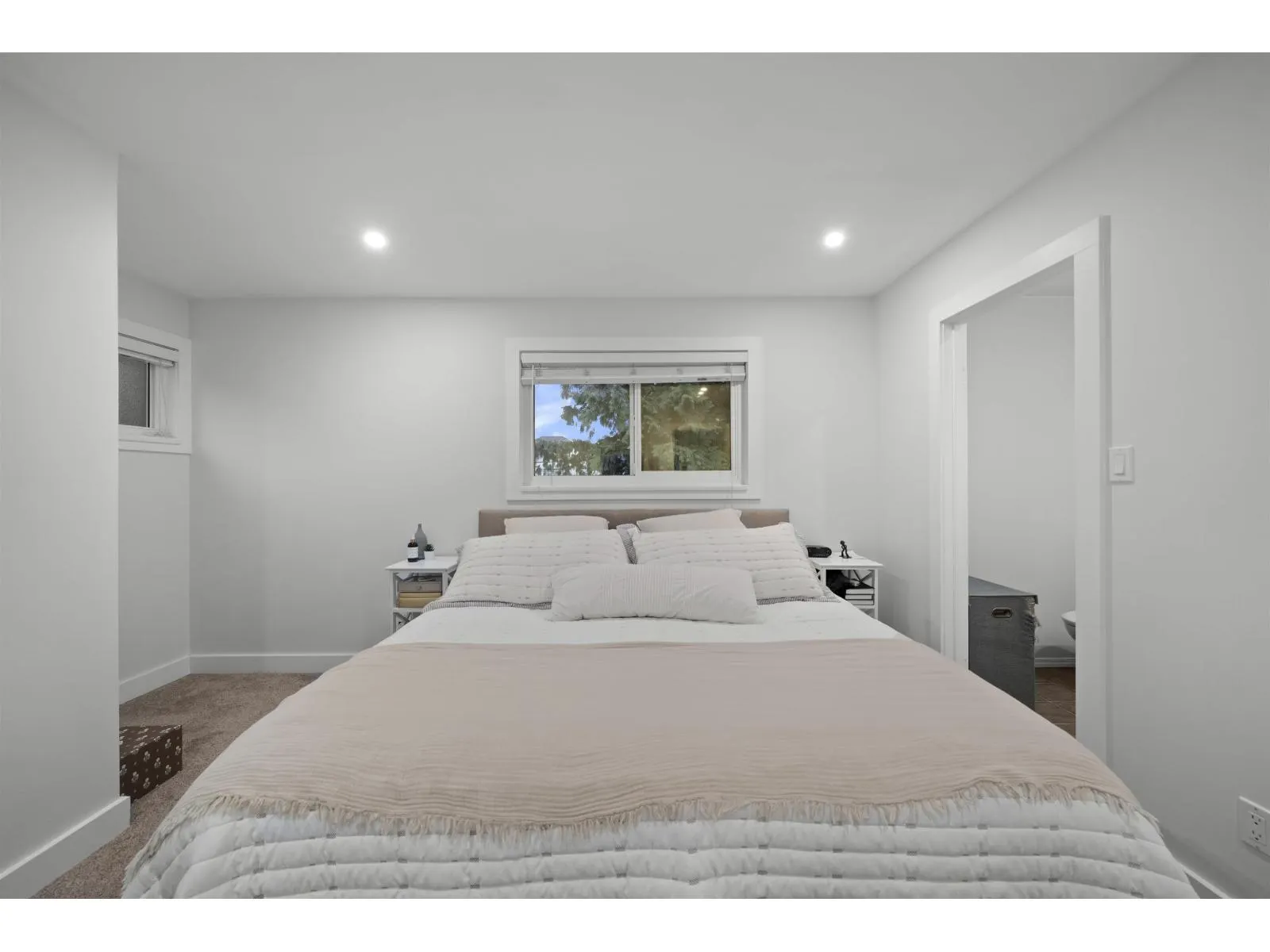 13507 15 AVENUE