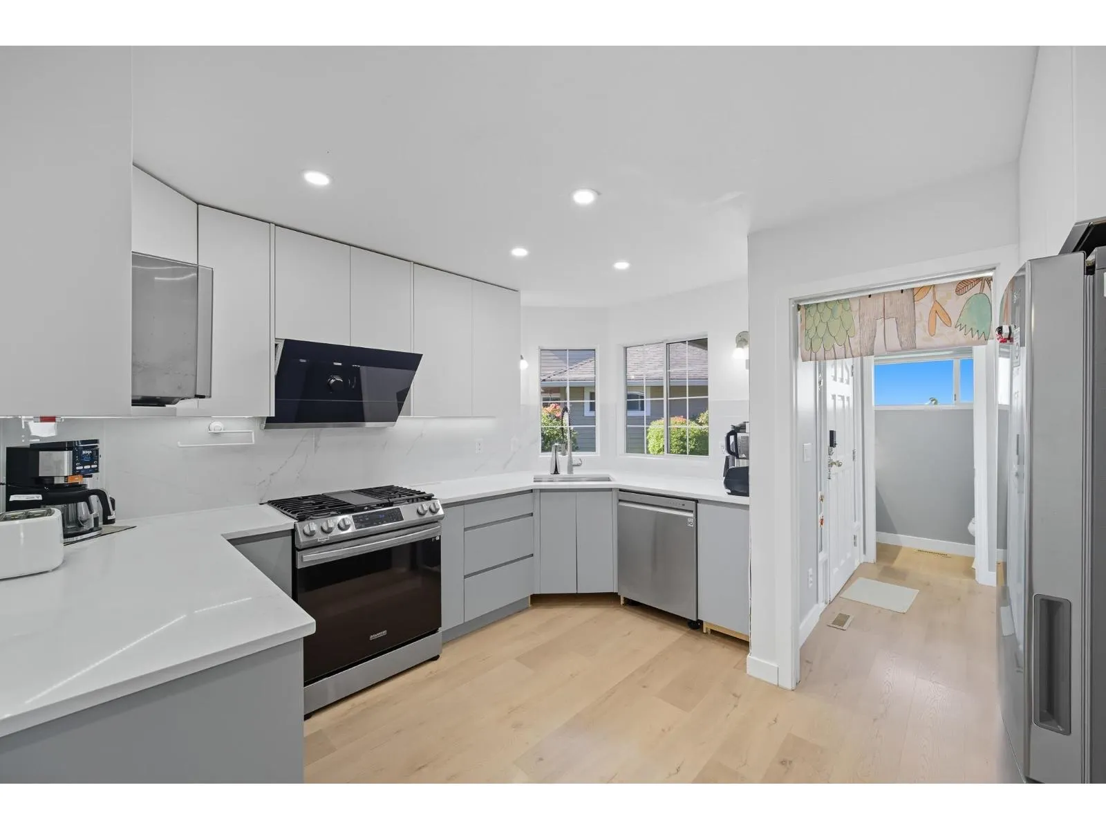 118 15121 19 AVENUE