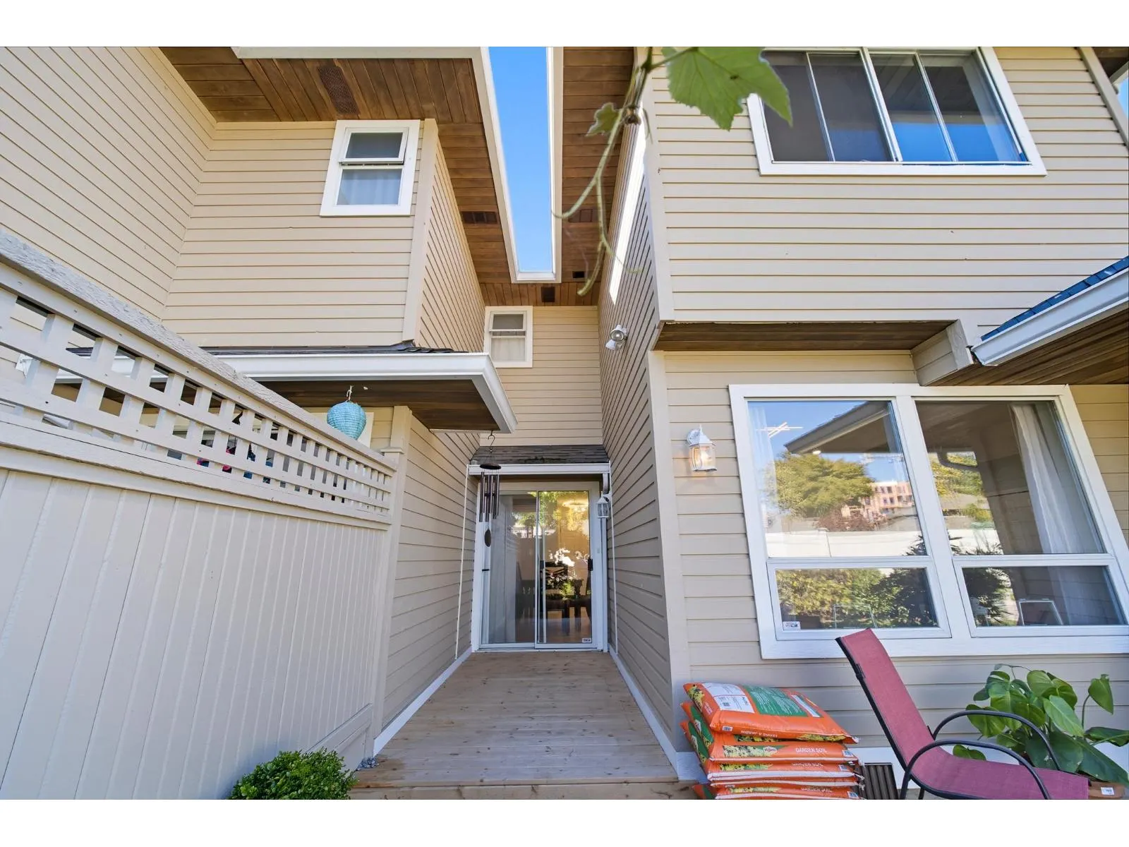 118 15121 19 AVENUE