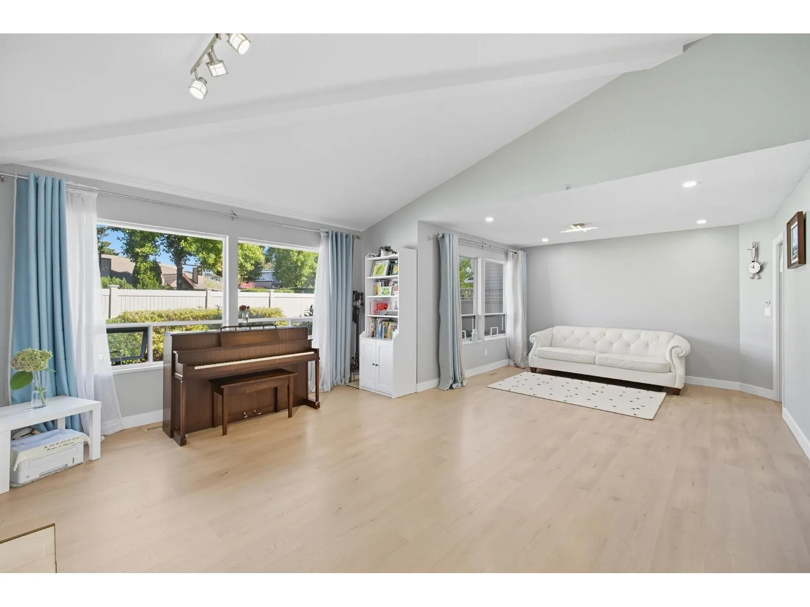 118 15121 19 AVENUE