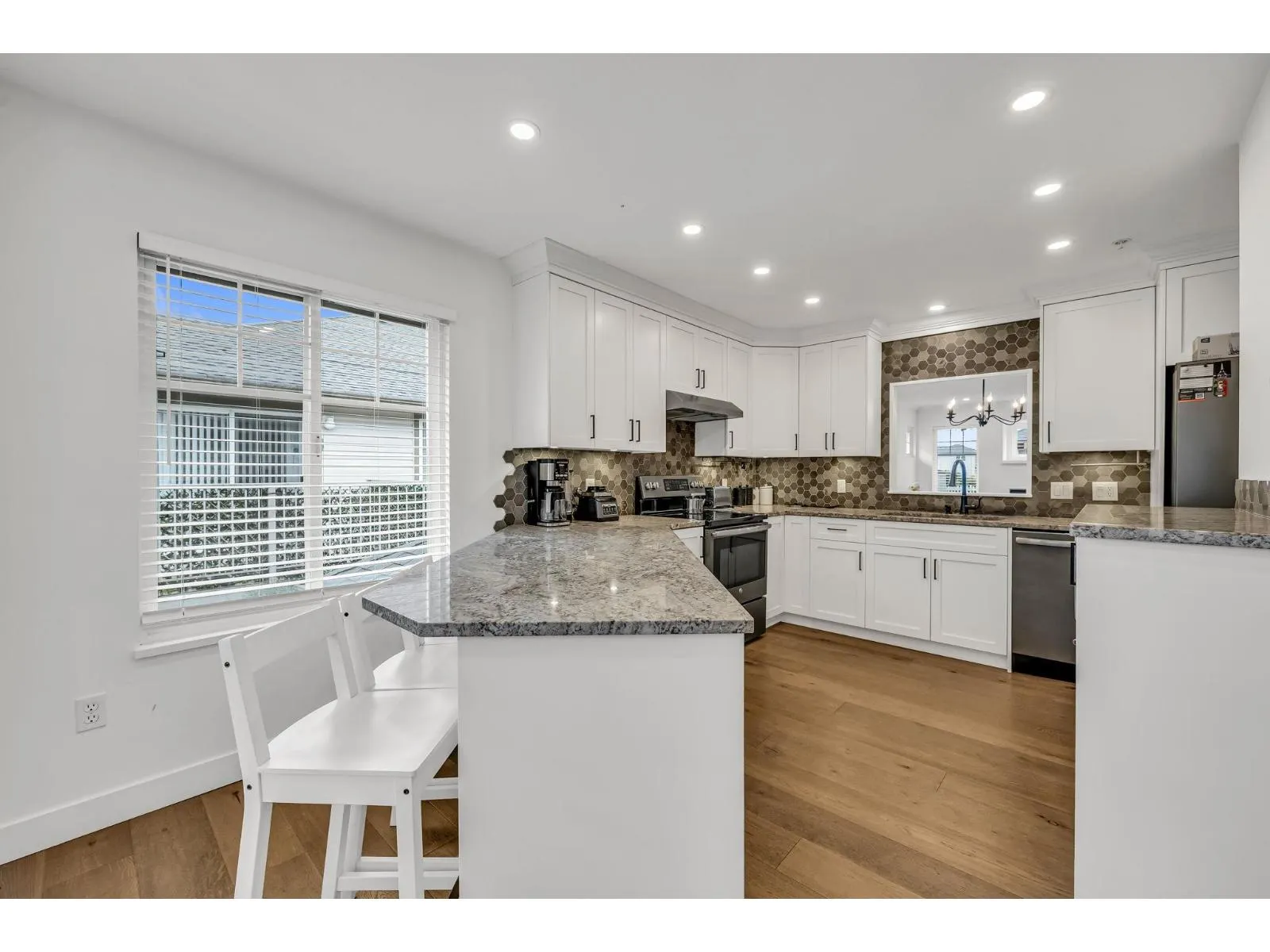 18 20222 96 AVENUE