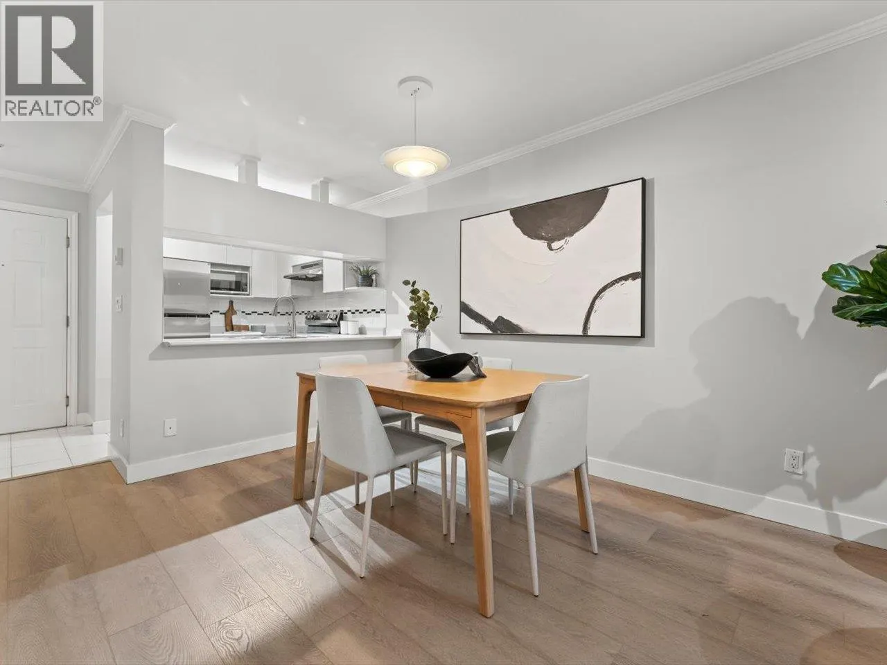 205 3638 W BROADWAY
