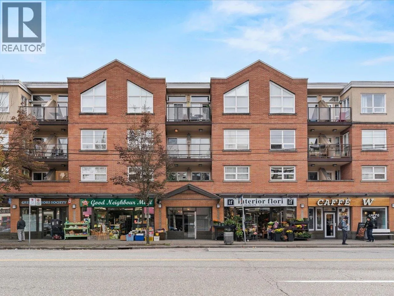 205 3638 W BROADWAY