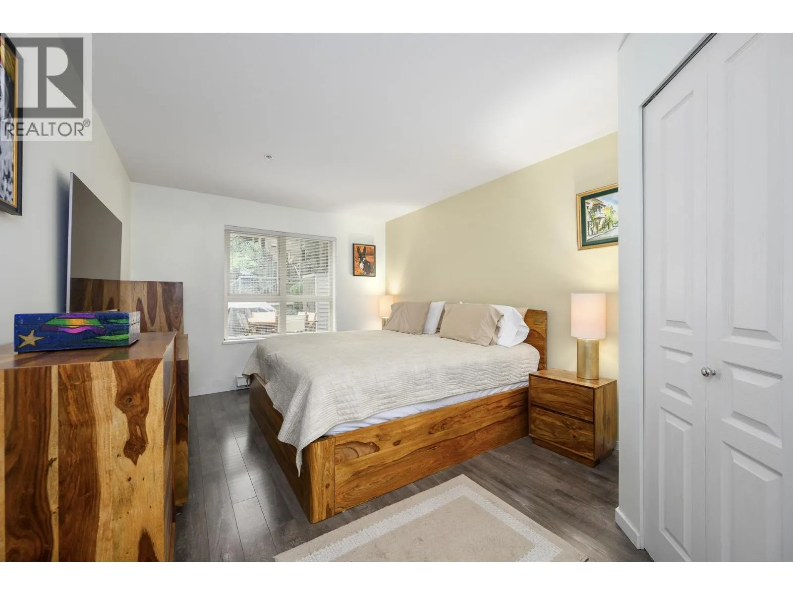 210 9319 UNIVERSITY CRESCENT