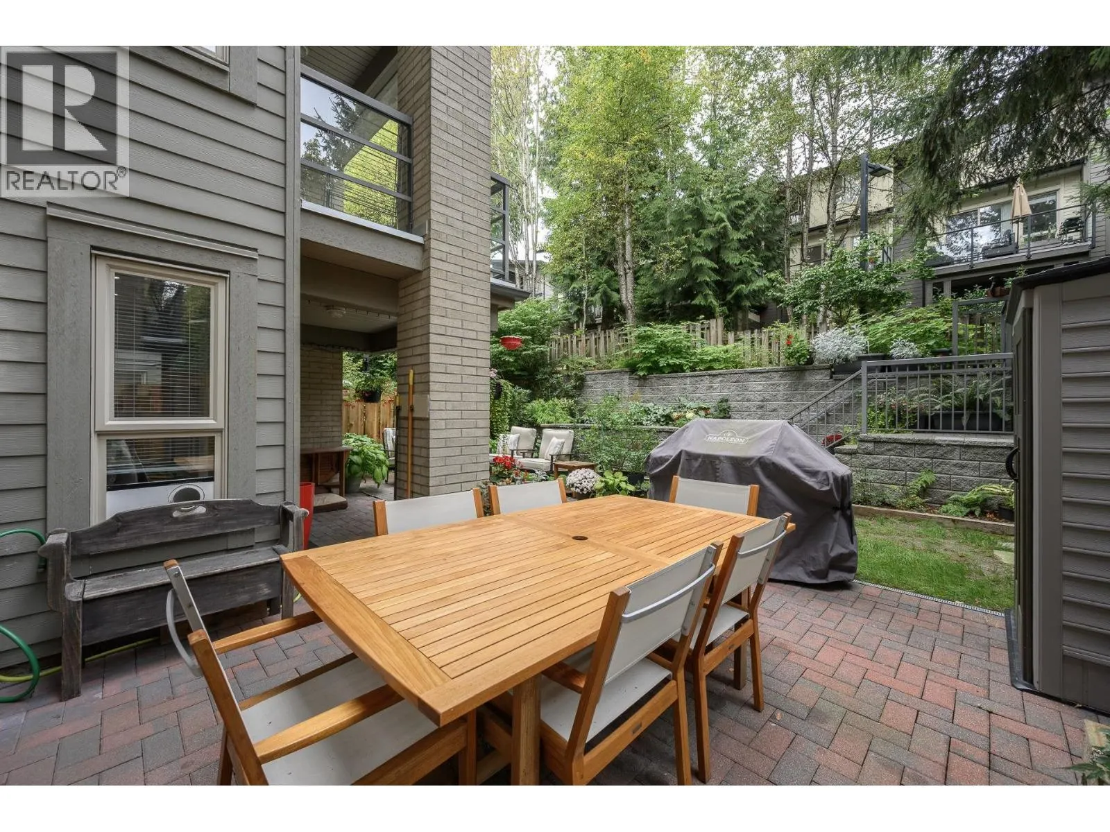 210 9319 UNIVERSITY CRESCENT