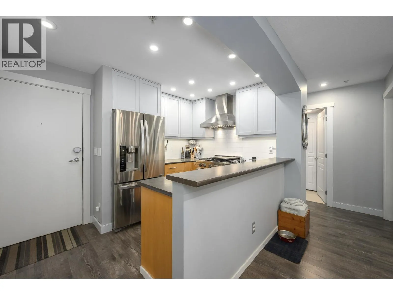 210 9319 UNIVERSITY CRESCENT