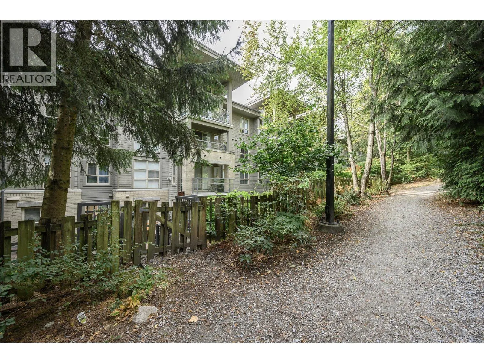 210 9319 UNIVERSITY CRESCENT