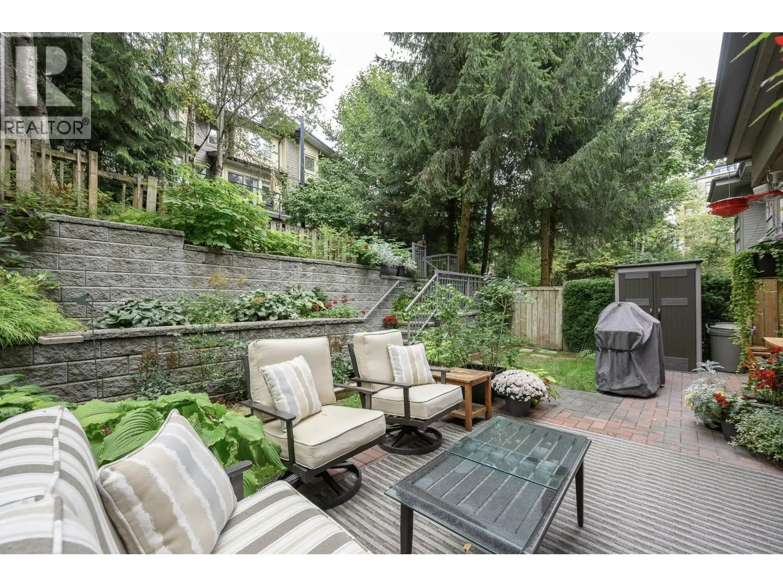 210 9319 UNIVERSITY CRESCENT