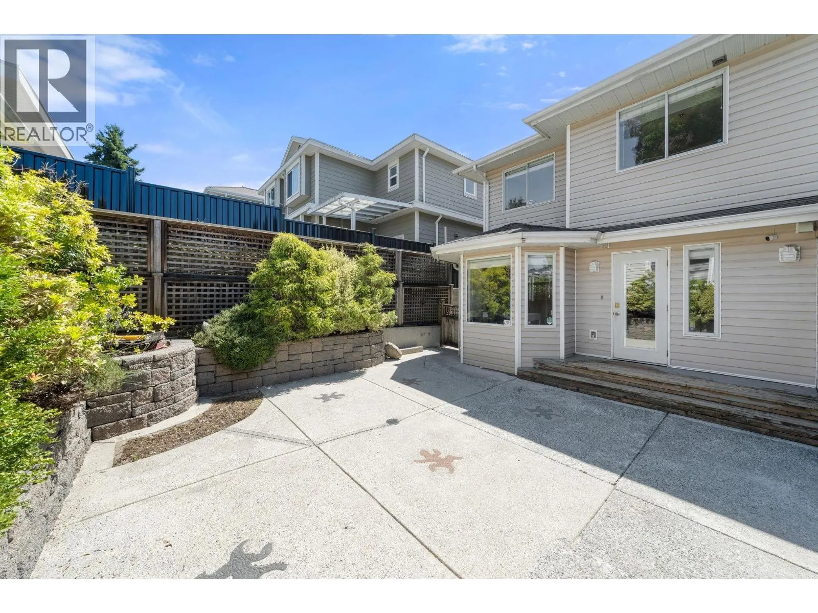 2 460 W 6TH STREET