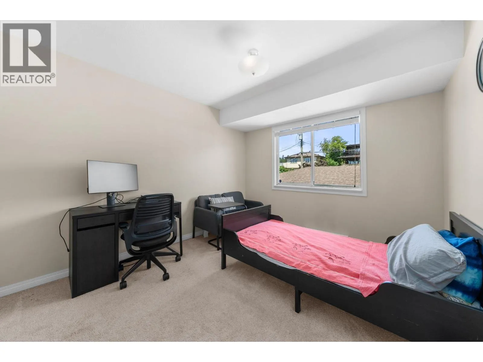 2 460 W 6TH STREET