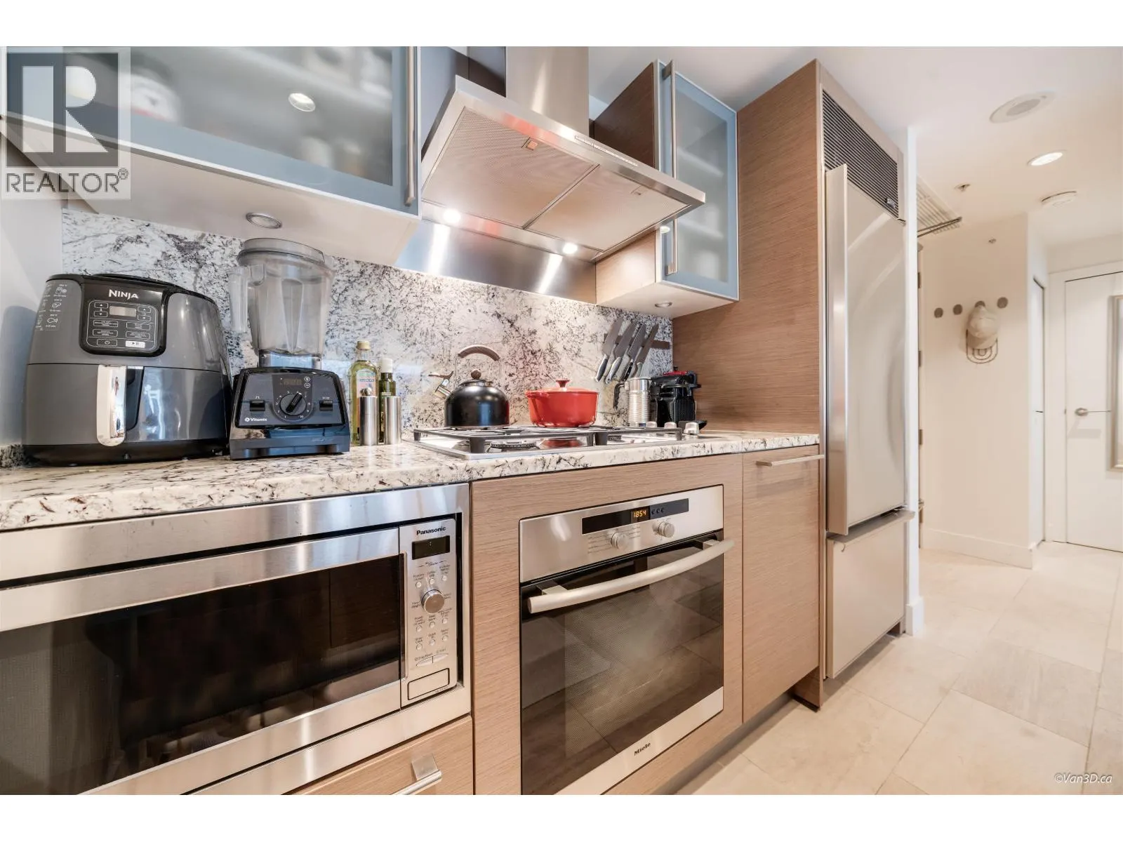 2903 1111 ALBERNI STREET