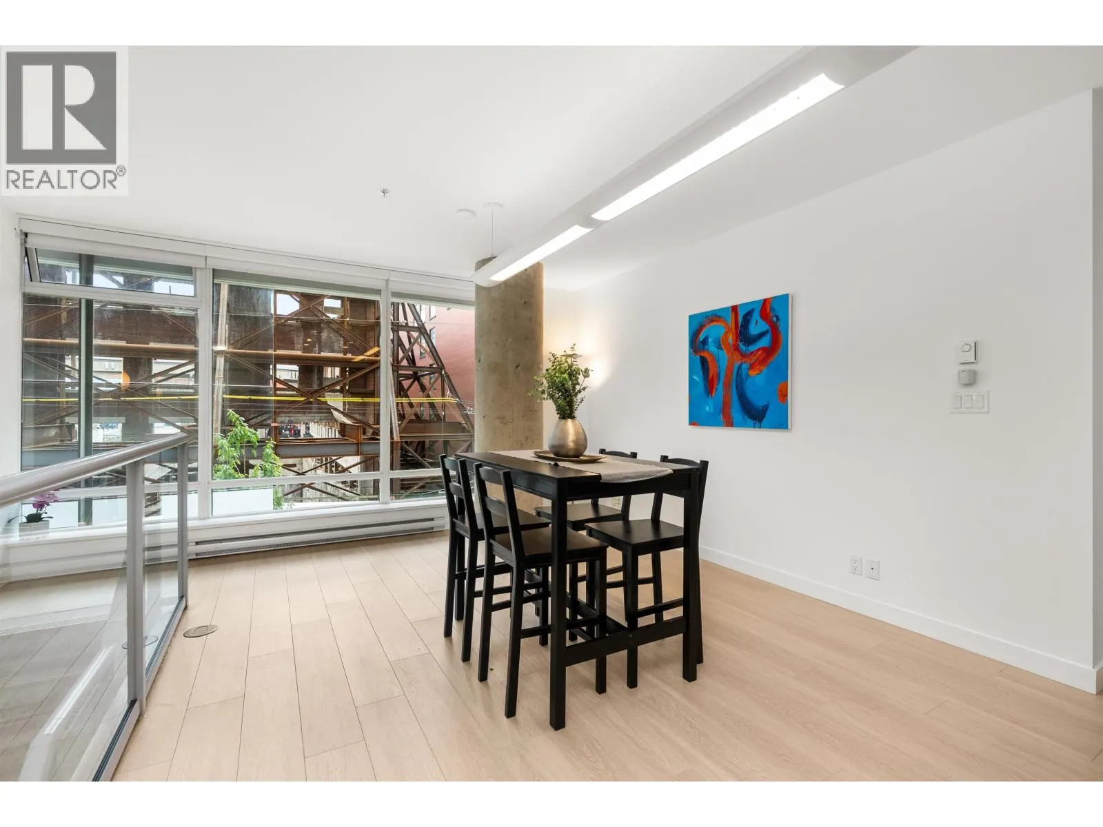 817 CAMBIE STREET