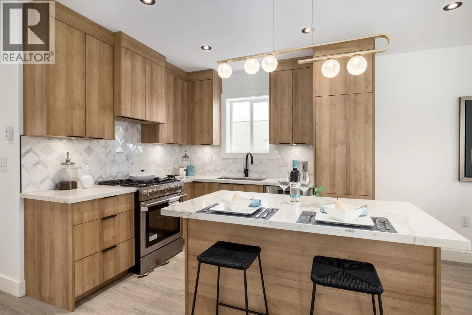 1155 RENFREW STREET