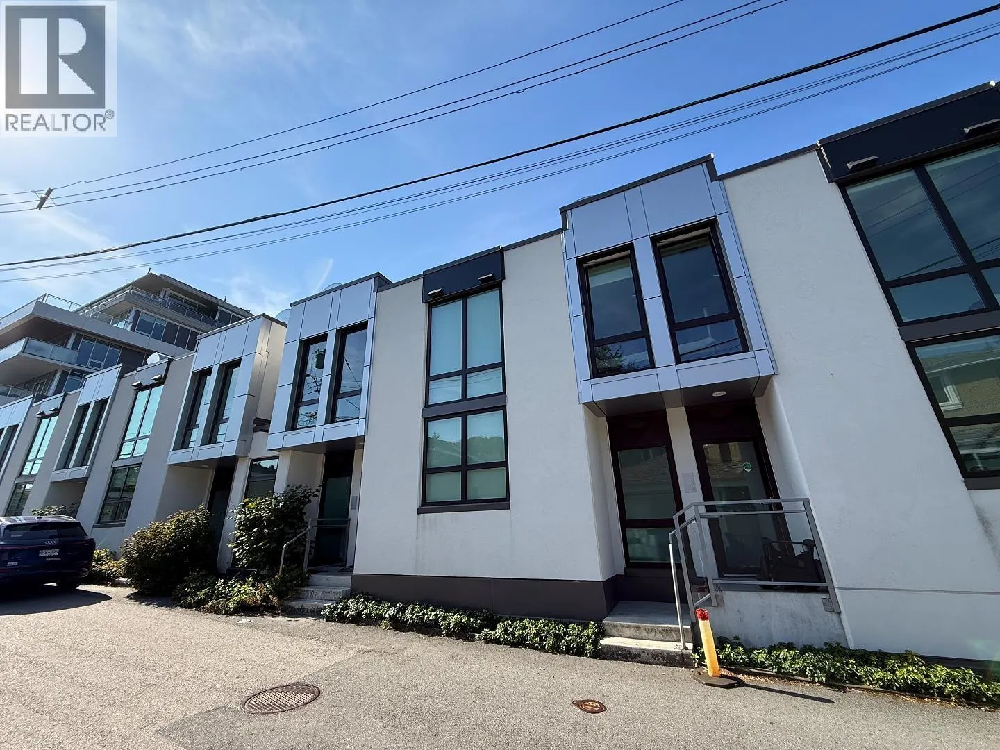 4916 CAMBIE STREET