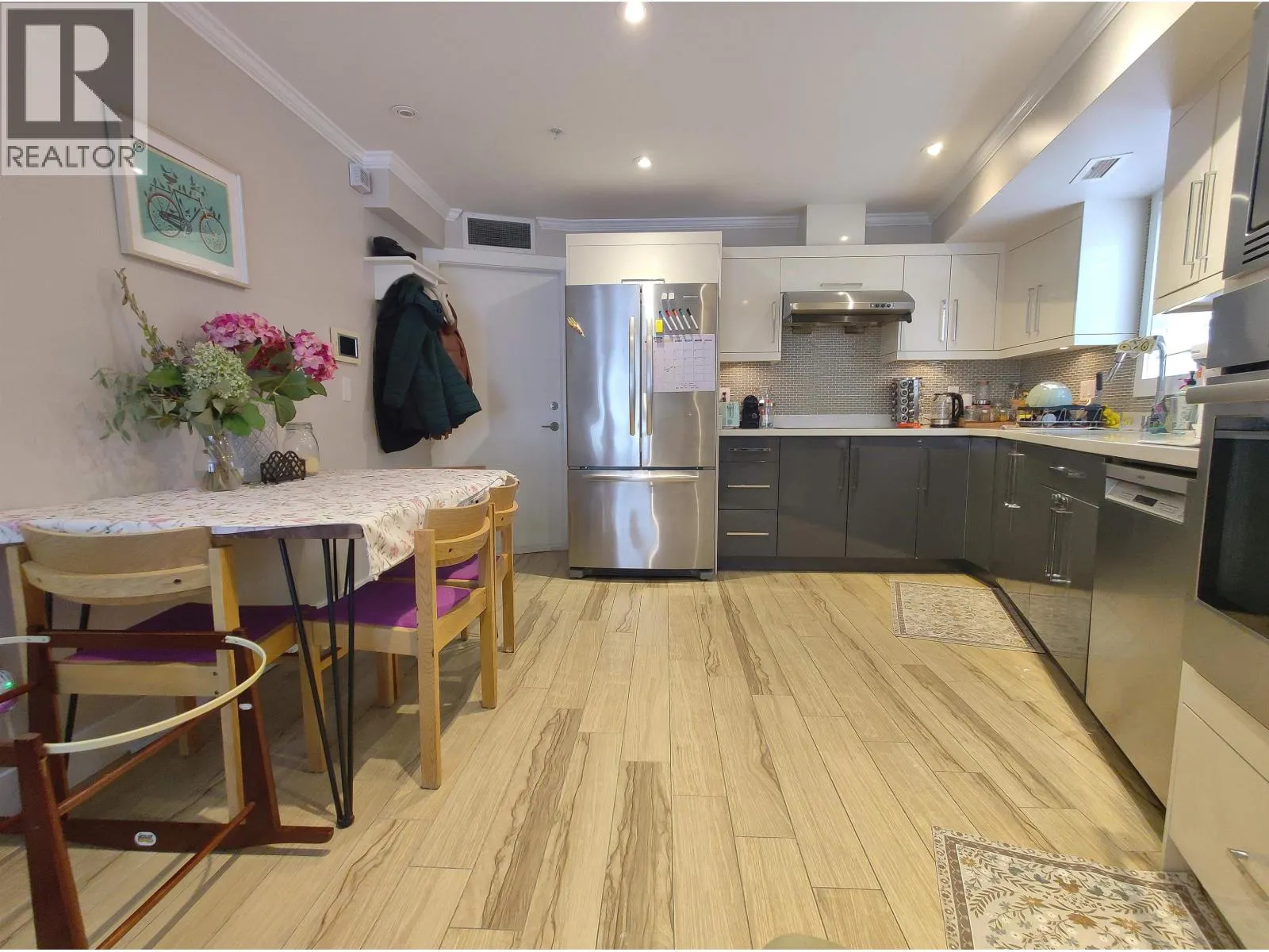 2055 TRIUMPH STREET