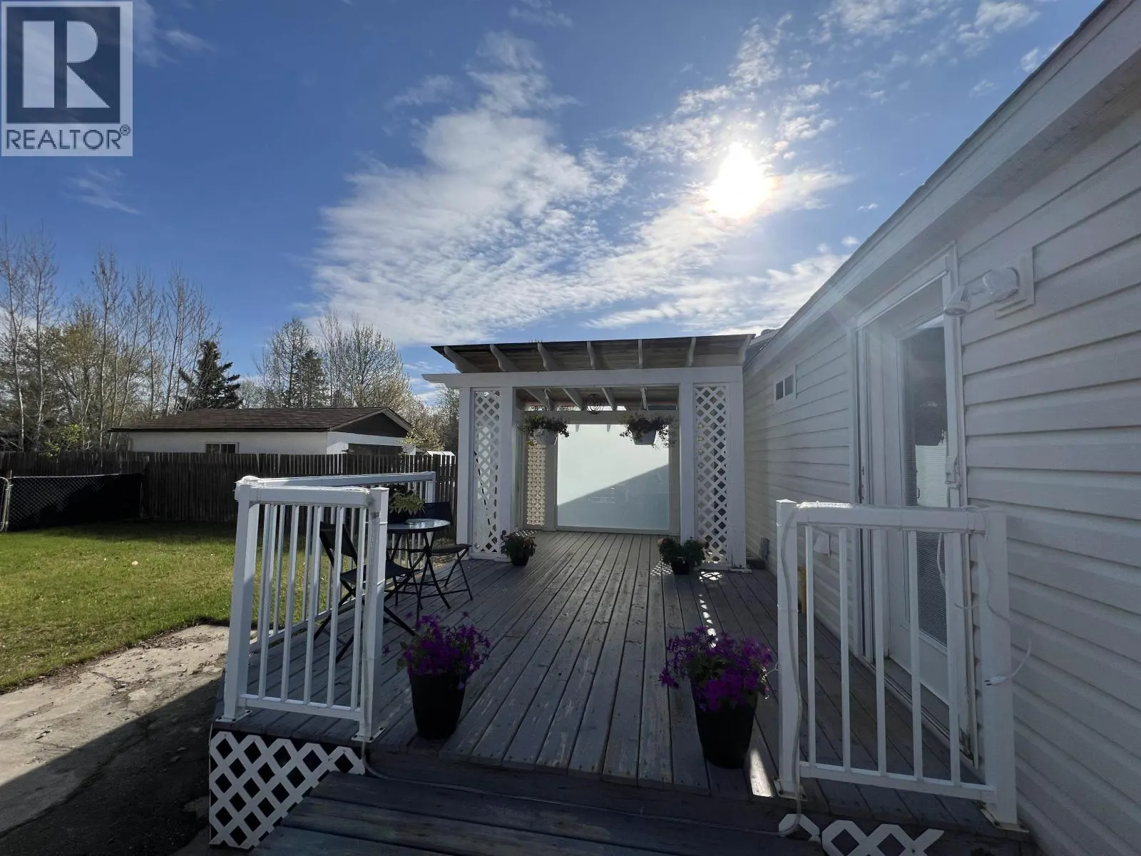 4028 POPLAR AVENUE
