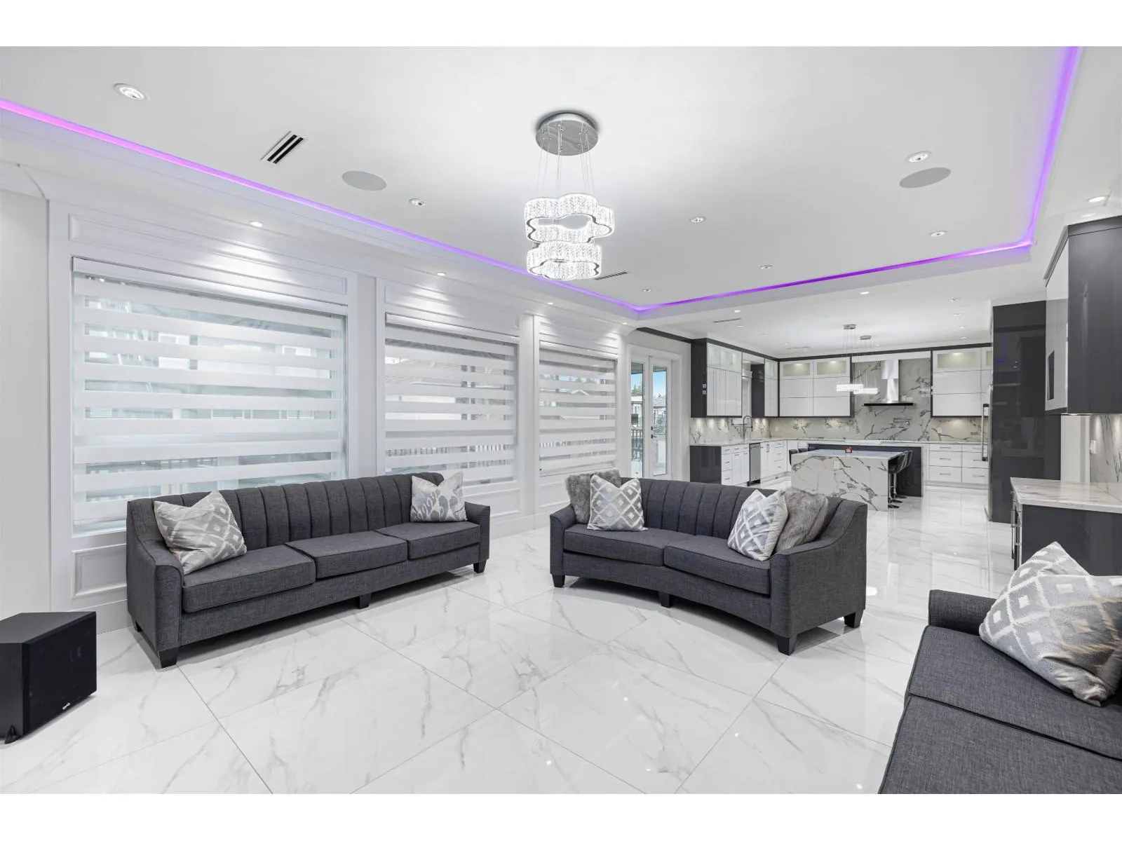 6899 CLEVEDON DRIVE