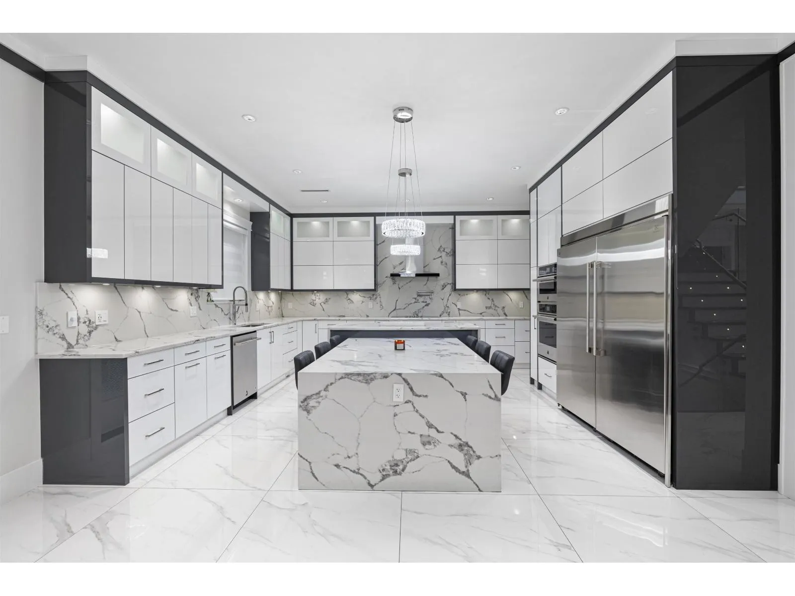 6899 CLEVEDON DRIVE