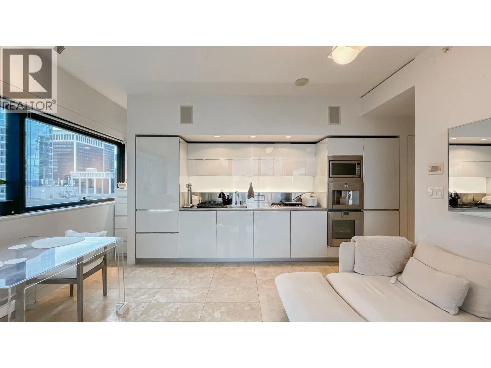 2005 838 W HASTINGS STREET