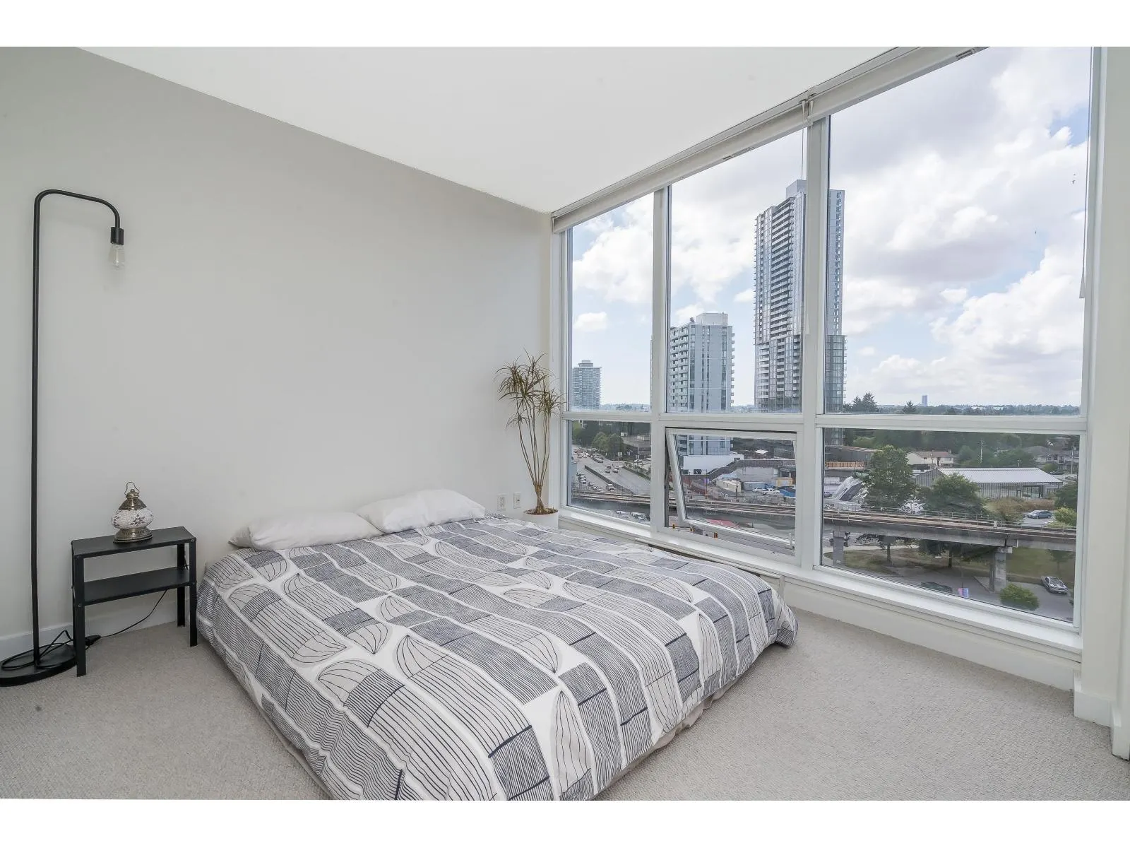 1102 13618 100 AVENUE