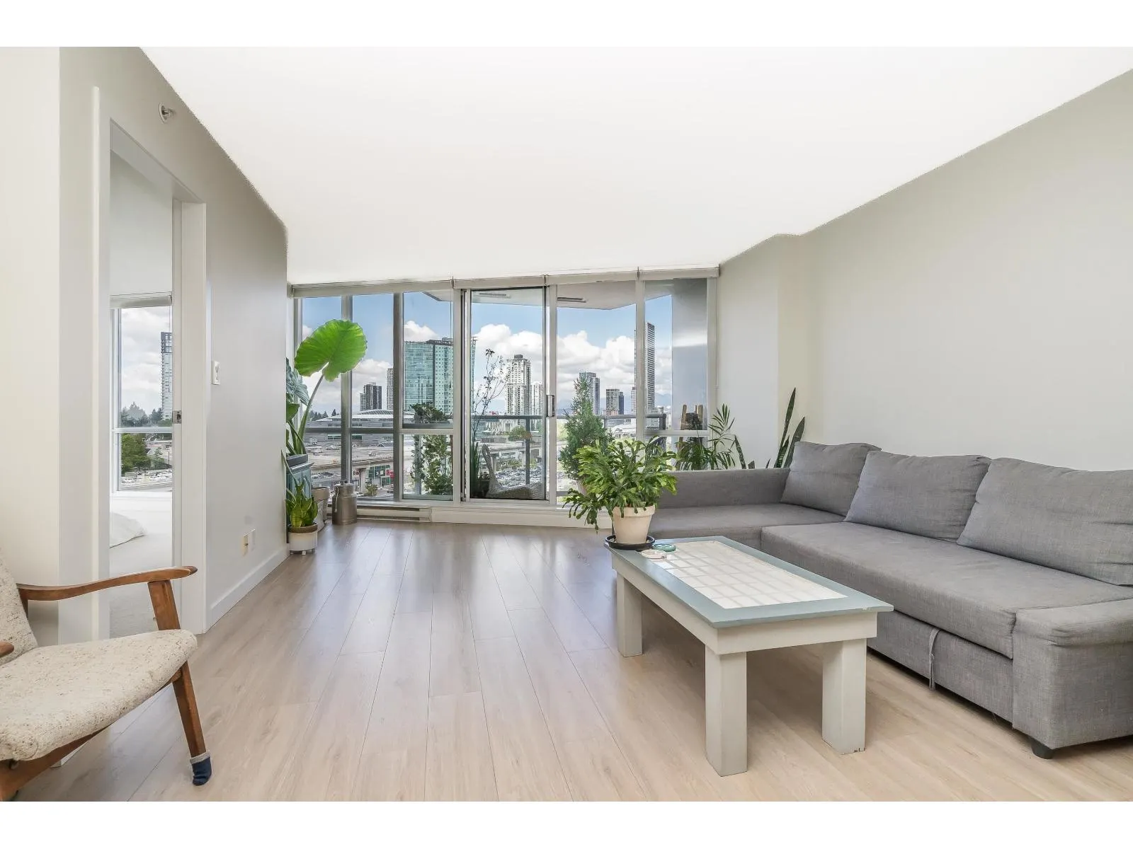1102 13618 100 AVENUE