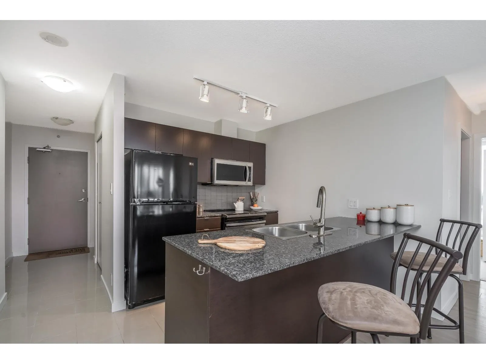 1102 13618 100 AVENUE
