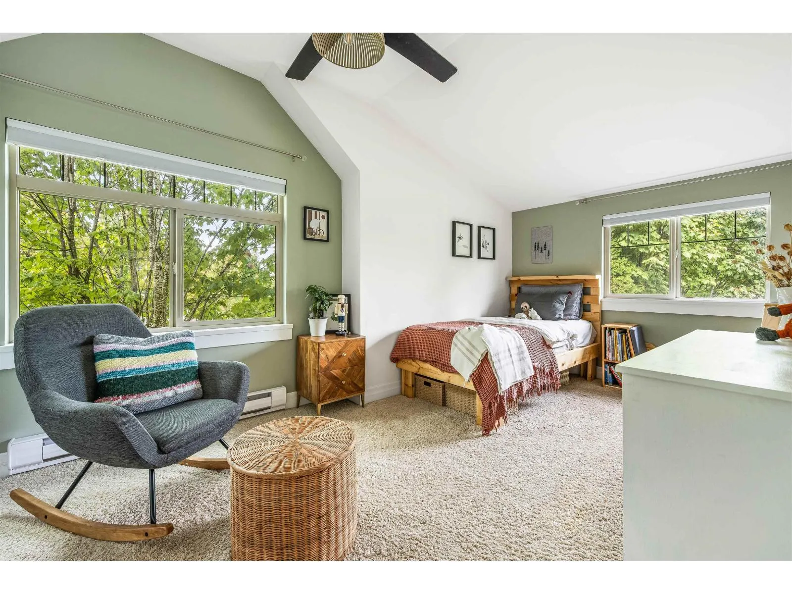 5909 COWICHAN STREET|Garrison Crossing