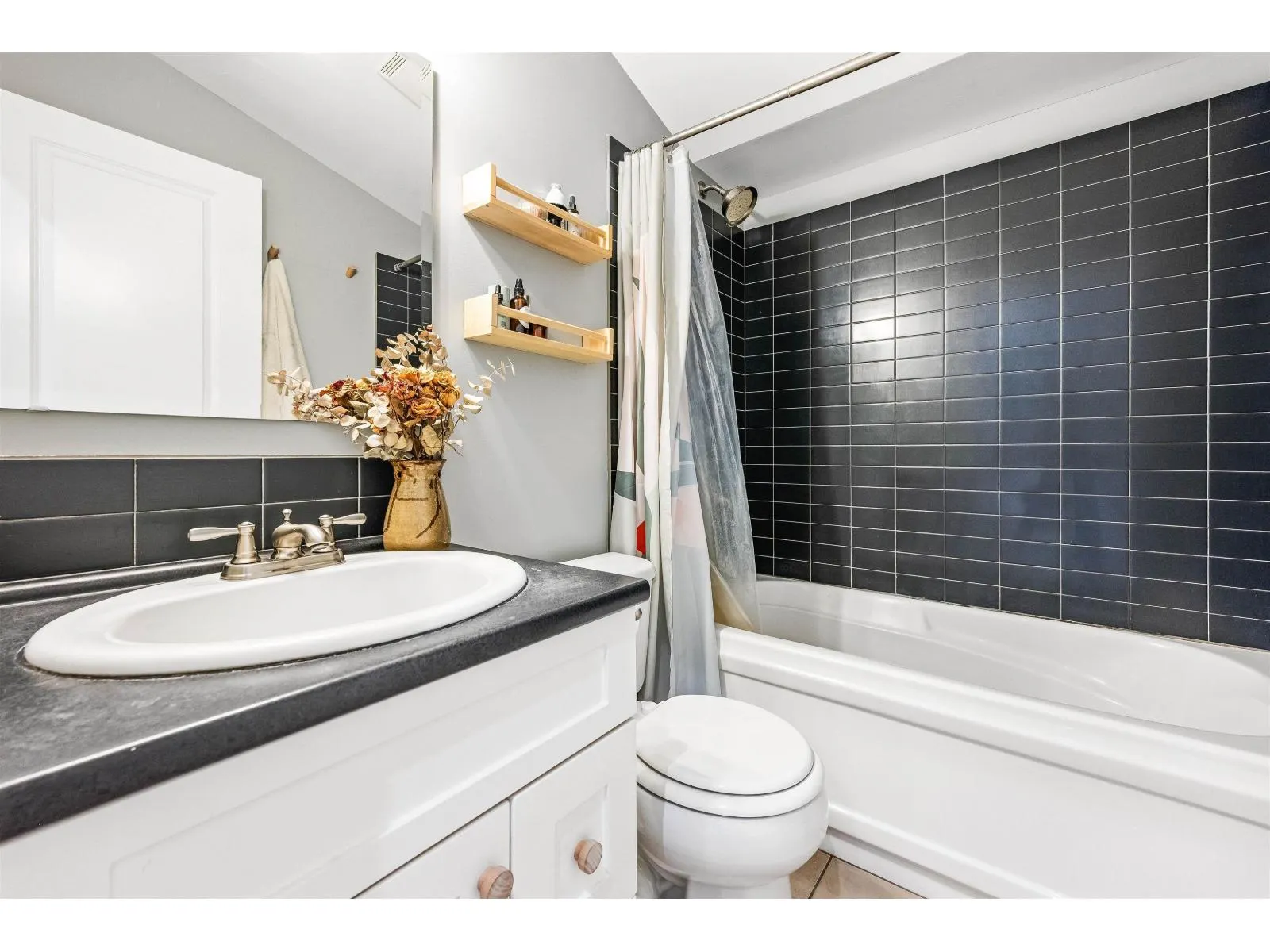 5909 COWICHAN STREET|Garrison Crossing